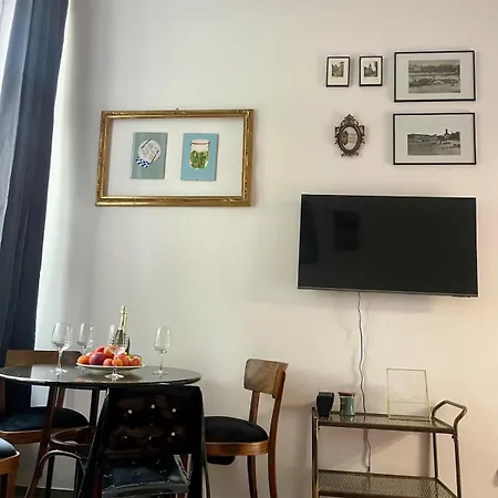 Design Near Vistula River, Schindler's Factory And Nightlife Of Cracow