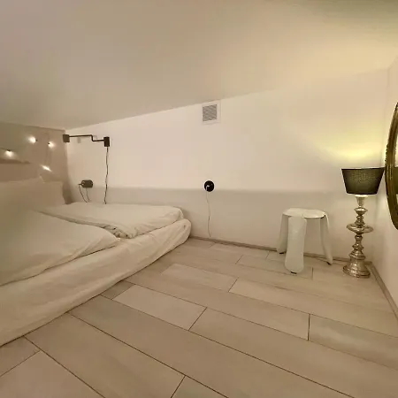 Pl Design Project Rynek Podgorski 4 Apartment